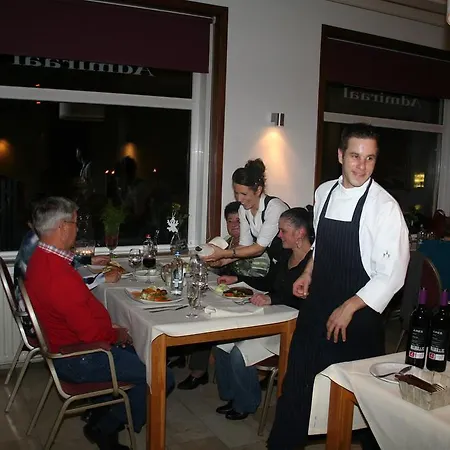 Admiraal Hotel 2*