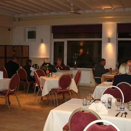 Admiraal Hotel 2*