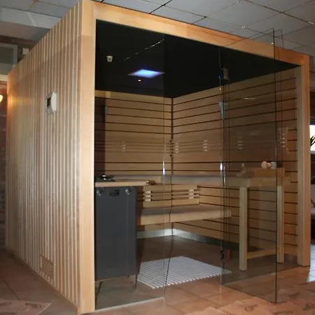 Hotel Admiraal 2*